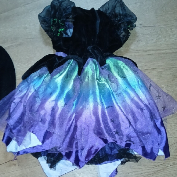 Enchanting Purple and Green Witch Costume for Kids - Picture 5 of 7